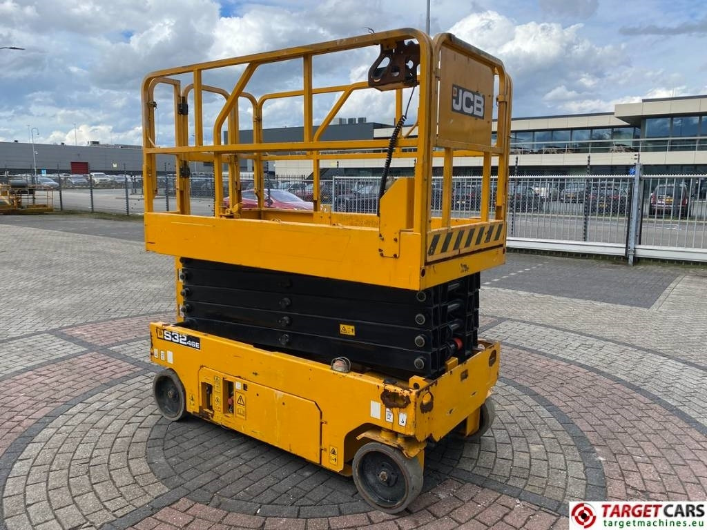 JCB S3246E Electric Scissor Work Lift 1200cm - Ножничный подъемник: фото 2 JCB S3246E Electric Scissor Work Lift 1200cm - Ножничный подъемник: фото 2