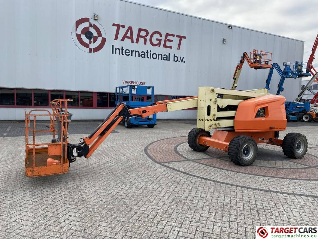 JLG 520AJ Articulated 4x4 Diesel Boom Work Lift 1800cm - Коленчатый подъемник: фото 1 JLG 520AJ Articulated 4x4 Diesel Boom Work Lift 1800cm - Коленчатый подъемник: фото 1