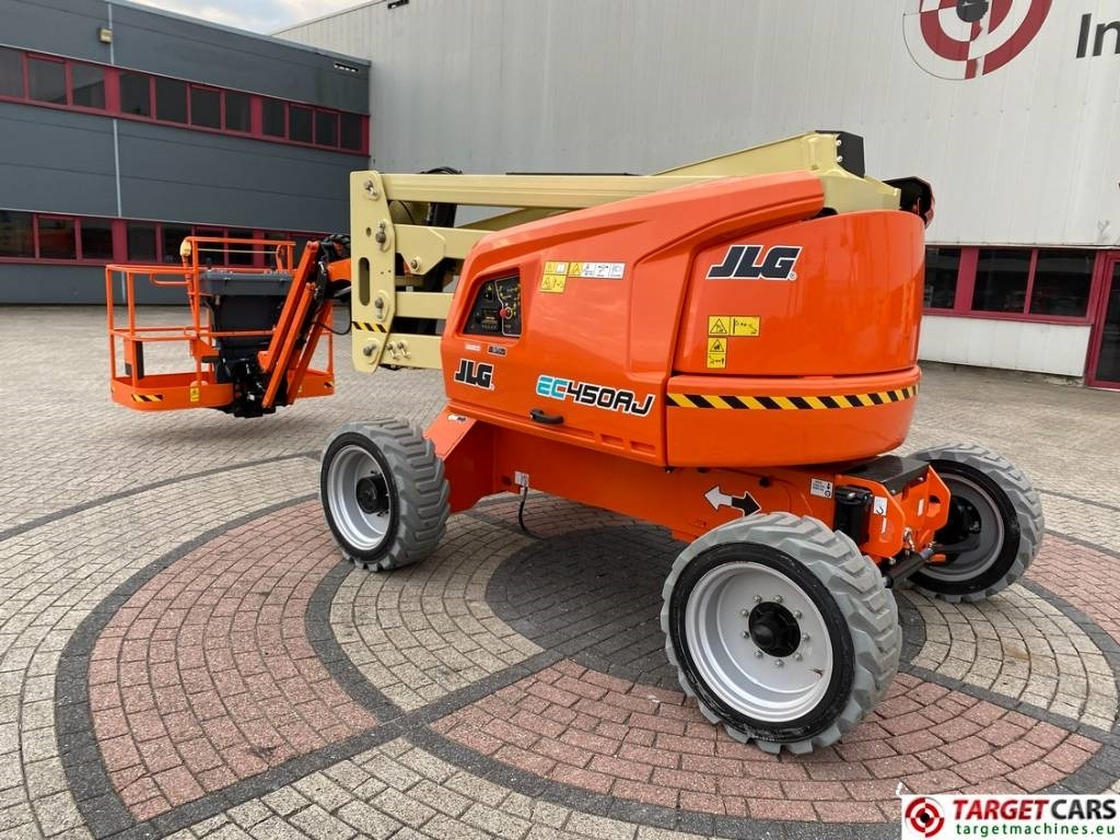 JLG EC450AJ Lithium-Ion Articulated Boom Lift 1572cm - Коленчатый подъемник: фото 4 JLG EC450AJ Lithium-Ion Articulated Boom Lift 1572cm - Коленчатый подъемник: фото 4