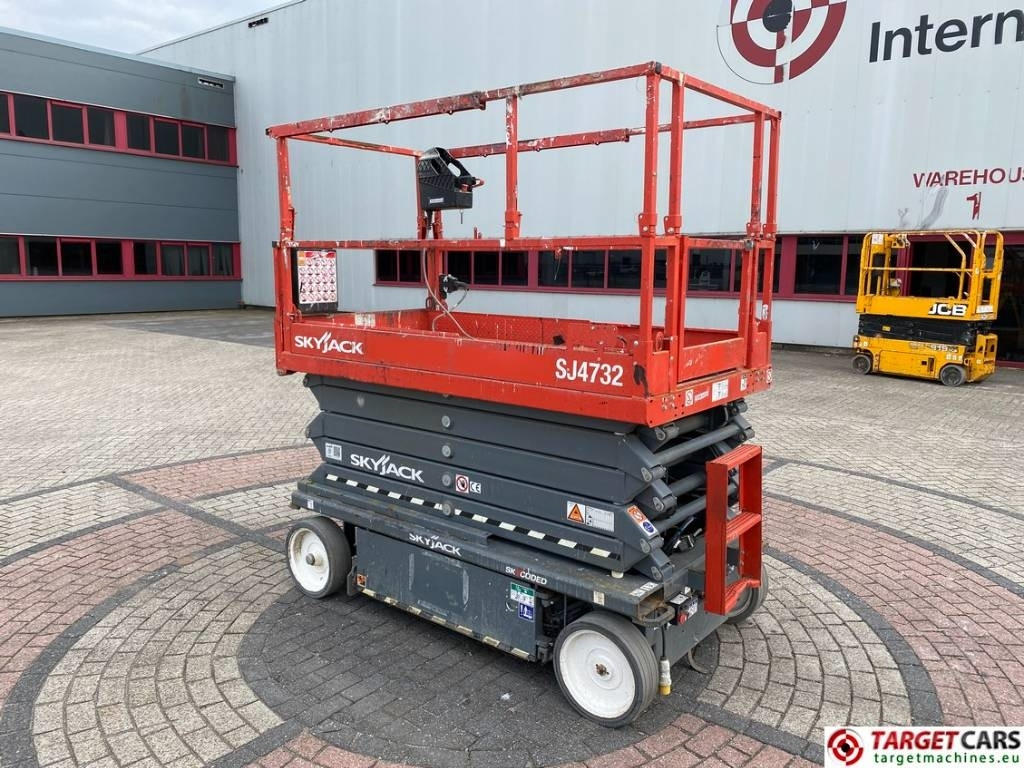 SkyJack SJ4732 Electric 4732 Scissor Work Lift 1165cm - Ножничный подъемник: фото 4 SkyJack SJ4732 Electric 4732 Scissor Work Lift 1165cm - Ножничный подъемник: фото 4