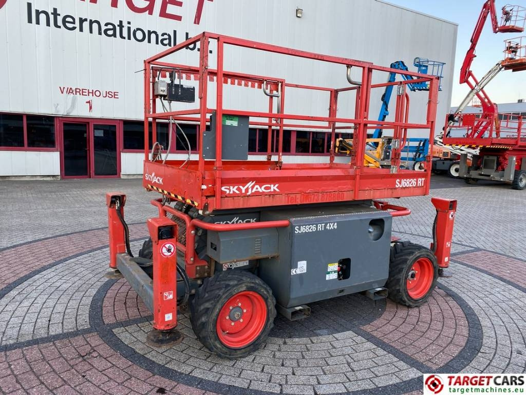 SkyJack SJ6826RT Diesel 4x4 Scissor 6826 Work Lift 992cm - Ножничный подъемник: фото 1 SkyJack SJ6826RT Diesel 4x4 Scissor 6826 Work Lift 992cm - Ножничный подъемник: фото 1