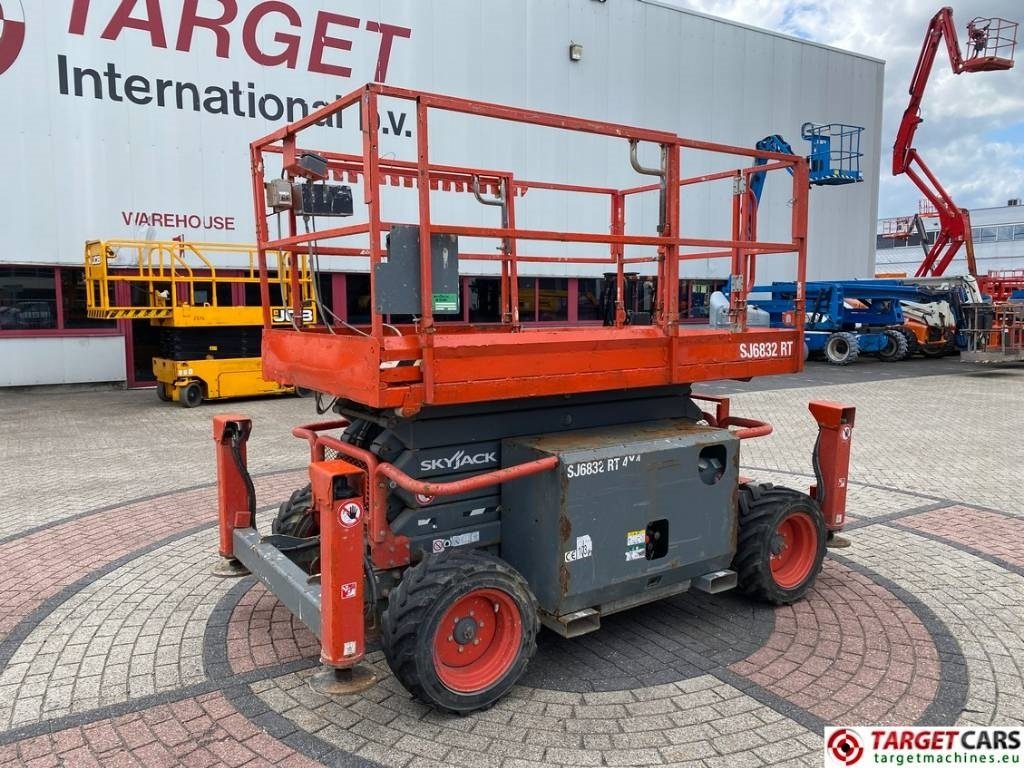 SkyJack SJ6832 RT 6832 Diesel 4x4 Scissor Work Lift 1180cm - Ножничный подъемник: фото 1 SkyJack SJ6832 RT 6832 Diesel 4x4 Scissor Work Lift 1180cm - Ножничный подъемник: фото 1