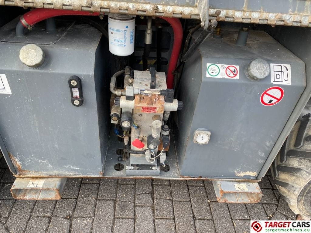 Ножничный подъемник SkyJack SJ6832 RT Diesel 4x4 Scissor Work Lift 1180cm: фото 16 Ножничный подъемник SkyJack SJ6832 RT Diesel 4x4 Scissor Work Lift 1180cm: фото 16