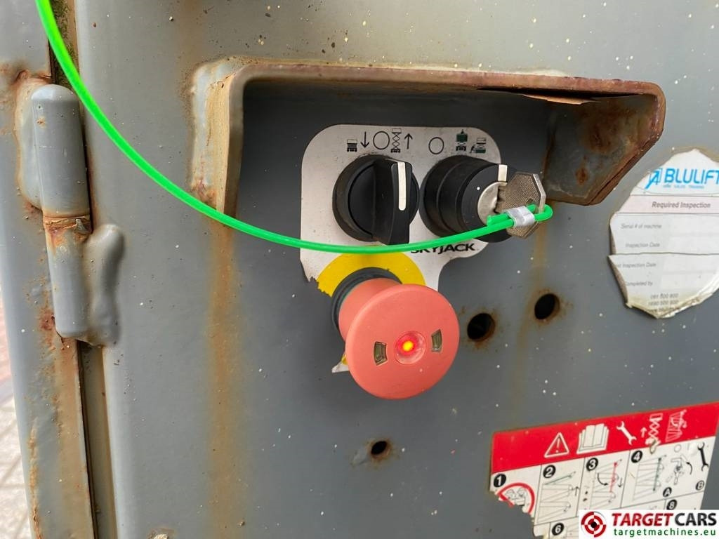 Ножничный подъемник SkyJack SJ9250 RT Diesel 4x4 Scissor 9250 Work Lift 1720cm: фото 11 Ножничный подъемник SkyJack SJ9250 RT Diesel 4x4 Scissor 9250 Work Lift 1720cm: фото 11