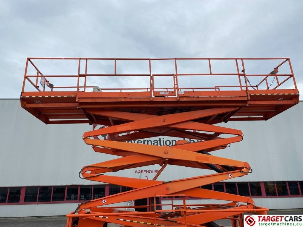 Ножничный подъемник SkyJack SJ9250 RT Diesel 4x4 Scissor Work Lift 1720cm: фото 39 Ножничный подъемник SkyJack SJ9250 RT Diesel 4x4 Scissor Work Lift 1720cm: фото 39