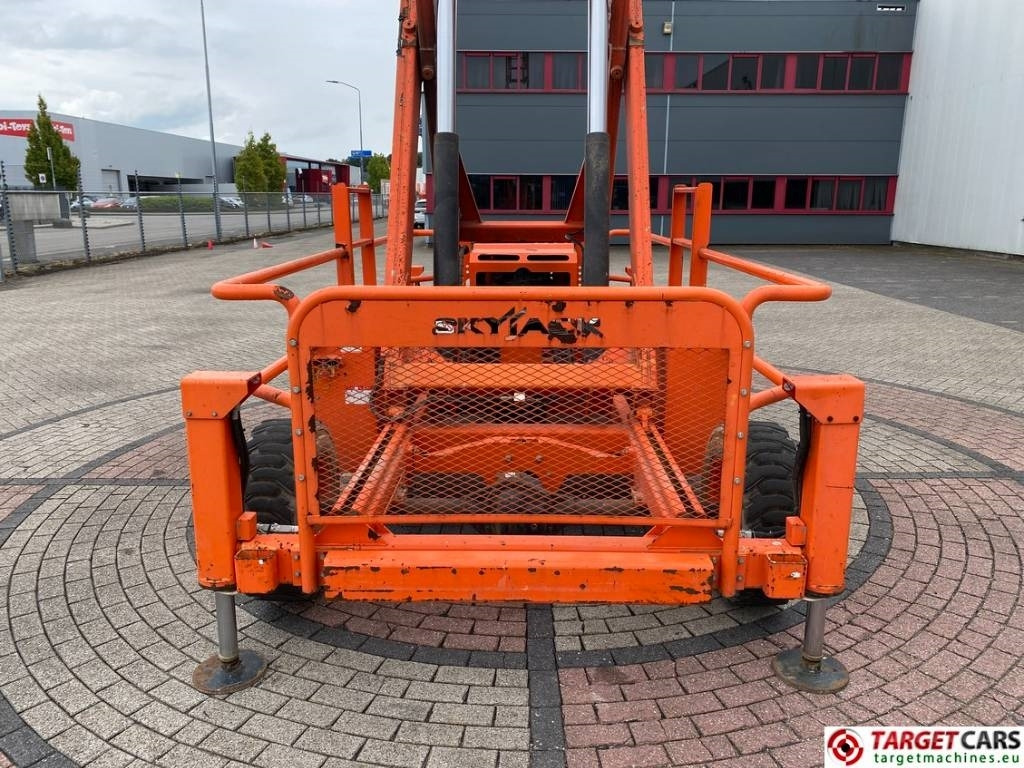 Ножничный подъемник SkyJack SJ9250 RT Diesel 4x4 Scissor Work Lift 1720cm: фото 31 Ножничный подъемник SkyJack SJ9250 RT Diesel 4x4 Scissor Work Lift 1720cm: фото 31