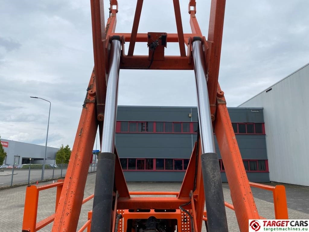 Ножничный подъемник SkyJack SJ9250 RT Diesel 4x4 Scissor Work Lift 1720cm: фото 34 Ножничный подъемник SkyJack SJ9250 RT Diesel 4x4 Scissor Work Lift 1720cm: фото 34