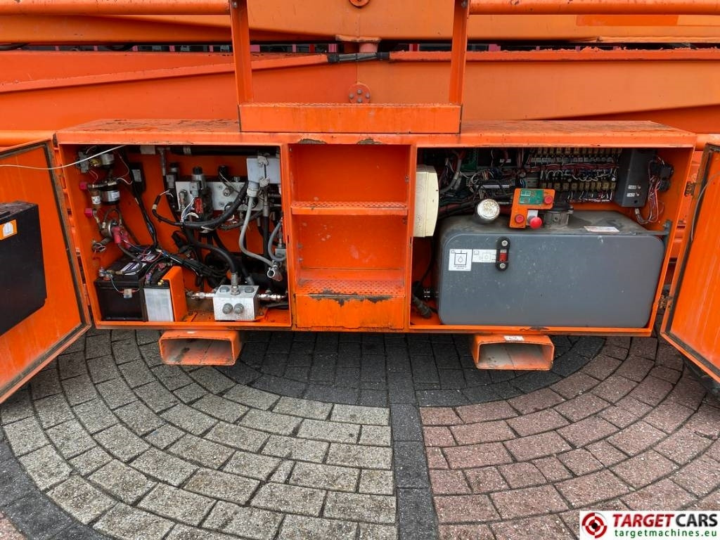 Ножничный подъемник SkyJack SJ9250 RT Diesel 4x4 Scissor Work Lift 1720cm: фото 12 Ножничный подъемник SkyJack SJ9250 RT Diesel 4x4 Scissor Work Lift 1720cm: фото 12