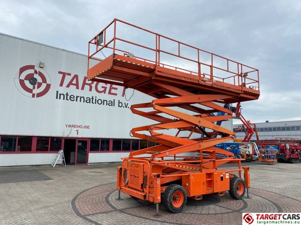 Ножничный подъемник SkyJack SJ9250 RT Diesel 4x4 Scissor Work Lift 1720cm: фото 38 Ножничный подъемник SkyJack SJ9250 RT Diesel 4x4 Scissor Work Lift 1720cm: фото 38