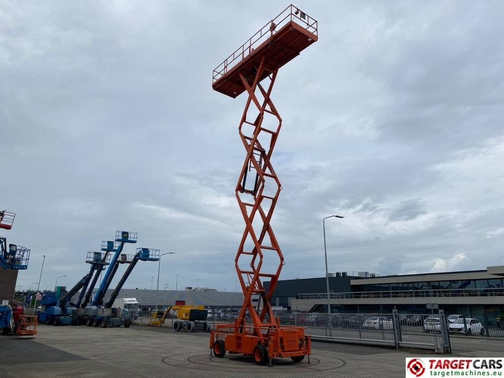 Ножничный подъемник SkyJack SJ9250 RT Diesel 4x4 Scissor Work Lift 1720cm: фото 7 Ножничный подъемник SkyJack SJ9250 RT Diesel 4x4 Scissor Work Lift 1720cm: фото 7