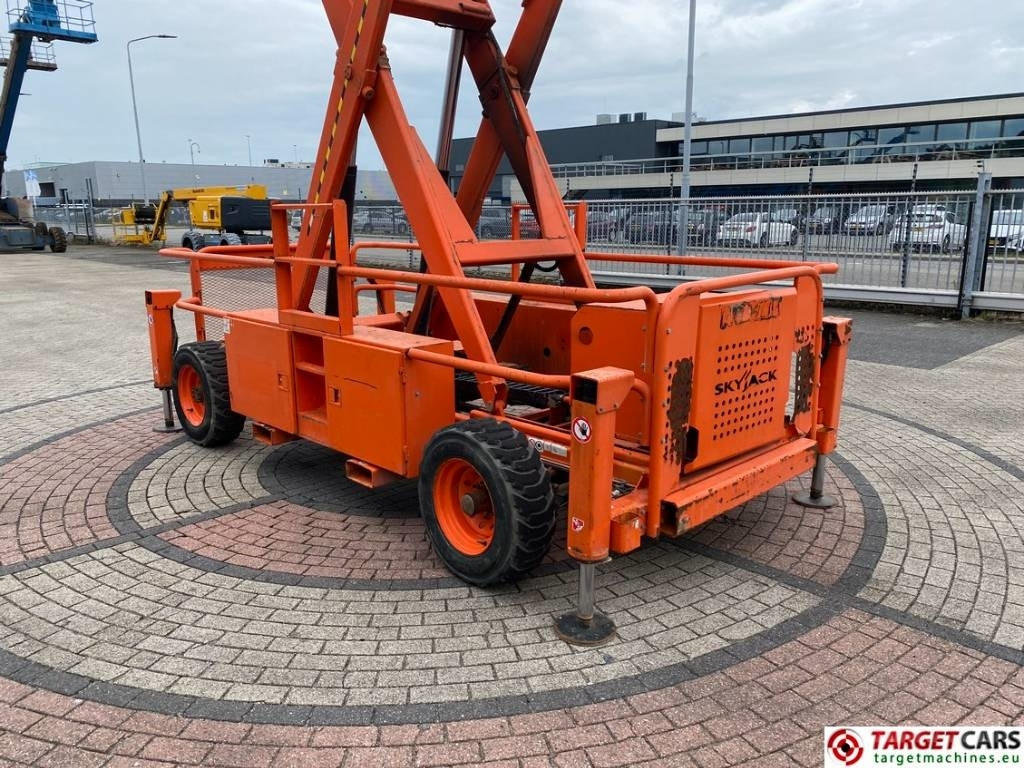 Ножничный подъемник SkyJack SJ9250 RT Diesel 4x4 Scissor Work Lift 1720cm: фото 30 Ножничный подъемник SkyJack SJ9250 RT Diesel 4x4 Scissor Work Lift 1720cm: фото 30