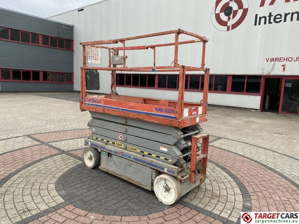 SkyJack SJIII-3226 Electric Scissor Work Lift 990cm - Ножничный подъемник: фото 4 SkyJack SJIII-3226 Electric Scissor Work Lift 990cm - Ножничный подъемник: фото 4