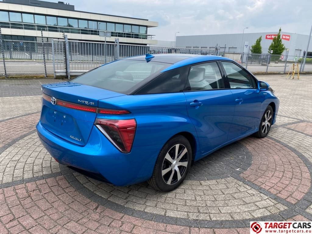 Toyota Mirai FCV HydroGen FuelCell  - Седан: фото 4 Toyota Mirai FCV HydroGen FuelCell  - Седан: фото 4