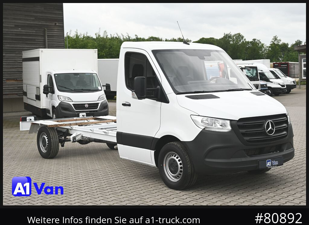 MERCEDES-BENZ Sprinter 317 CDI Fahrgestell, NEU, Klima, Tempomat, 3-Sitzer - Грузовик-шасси: фото 1 MERCEDES-BENZ Sprinter 317 CDI Fahrgestell, NEU, Klima, Tempomat, 3-Sitzer - Грузовик-шасси: фото 1