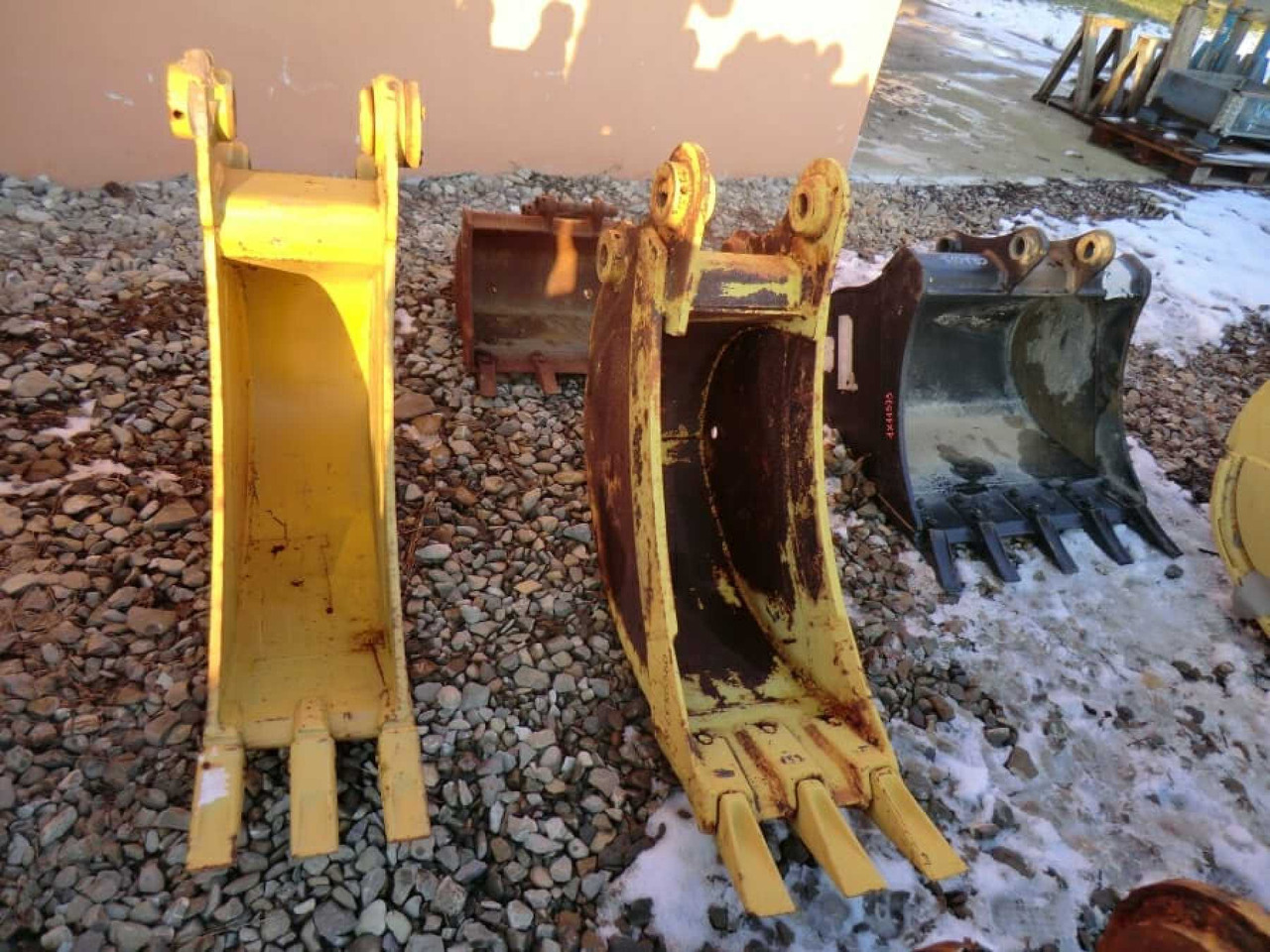 Caterpillar 307 Benna HD con denti, marca ROMEA, peso 200 kg, anno di costruzione 2004. Larghezza mm 300. - Ковш для экскаватора: фото 2 Caterpillar 307 Benna HD con denti, marca ROMEA, peso 200 kg, anno di costruzione 2004. Larghezza mm 300. - Ковш для экскаватора: фото 2