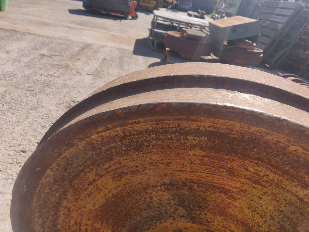 Caterpillar D7E RUOTA NUDA - Запчасти ходовой части для Строительной техники: фото 4 Caterpillar D7E RUOTA NUDA - Запчасти ходовой части для Строительной техники: фото 4