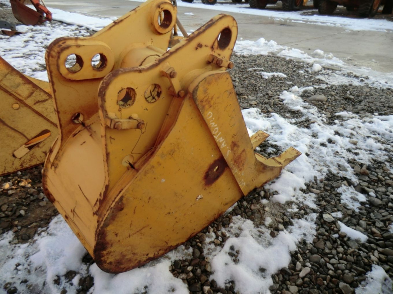 Mantovani Benne L 221 GP Benna con denti, larghezza mm 600. - Ковш для экскаватора: фото 2 Mantovani Benne L 221 GP Benna con denti, larghezza mm 600. - Ковш для экскаватора: фото 2