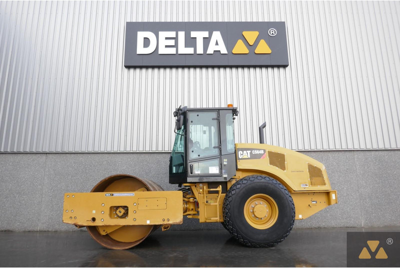 Caterpillar CS64B - Каток: фото 1 Caterpillar CS64B - Каток: фото 1