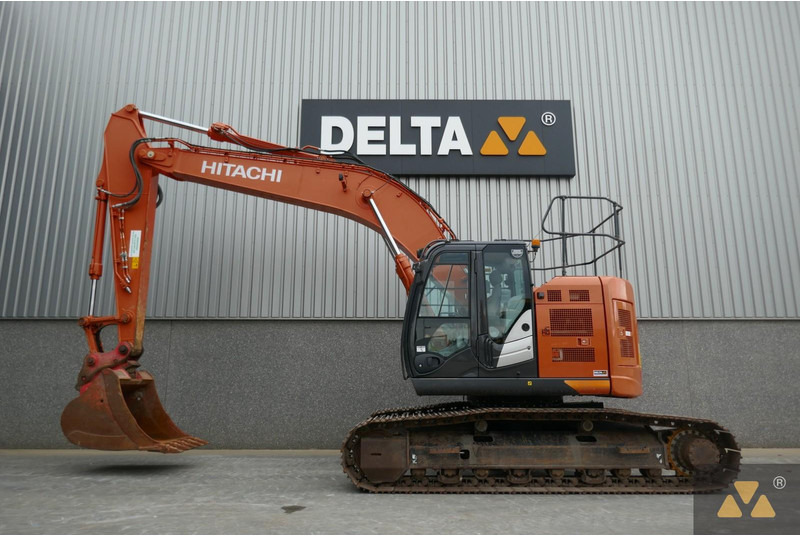 Hitachi ZX225USLC-6 - Гусеничный экскаватор: фото 1 Hitachi ZX225USLC-6 - Гусеничный экскаватор: фото 1