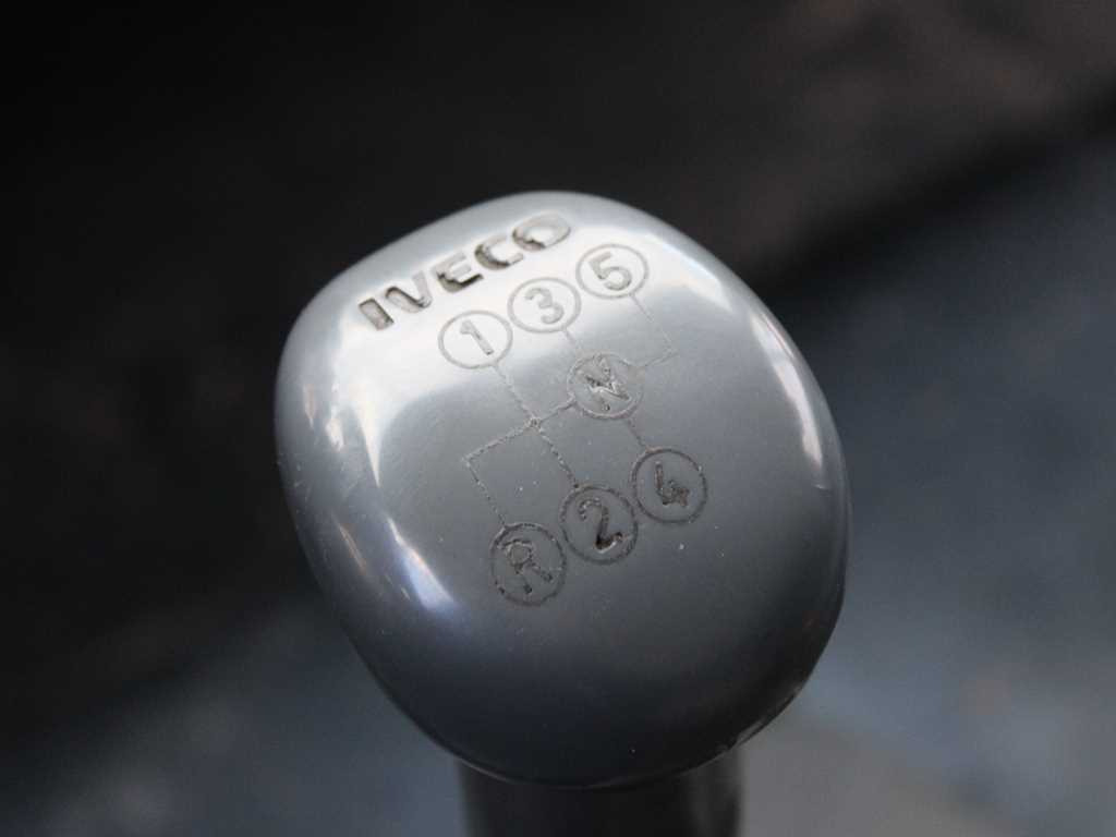 Грузовик с закрытым кузовом Iveco EUROCARGO ML75E17, HYDRAULIC FRONT, SLEEPING BODY: фото 11