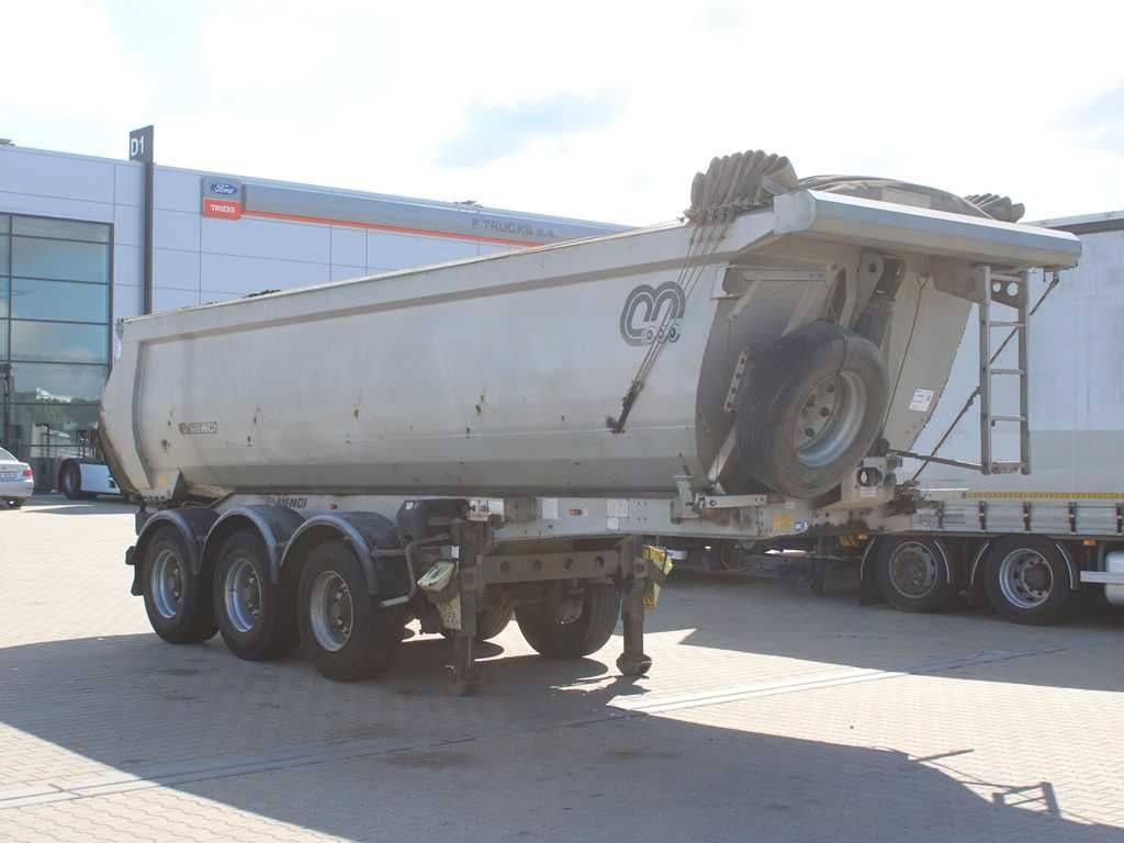Menci SA 700 R, LIFTING AXLE, SHUTTER ROOF 12m³ - Самосвальный полуприцеп: фото 2 Menci SA 700 R, LIFTING AXLE, SHUTTER ROOF 12m³ - Самосвальный полуприцеп: фото 2