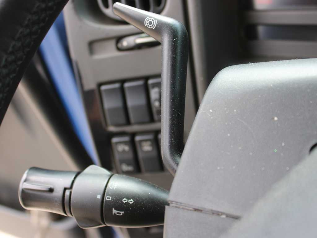 Тентованный грузовик Renault MIDLUM 220.12, EURO 5, SLEEPING BODY, HYDRAULIC FRONT: фото 12