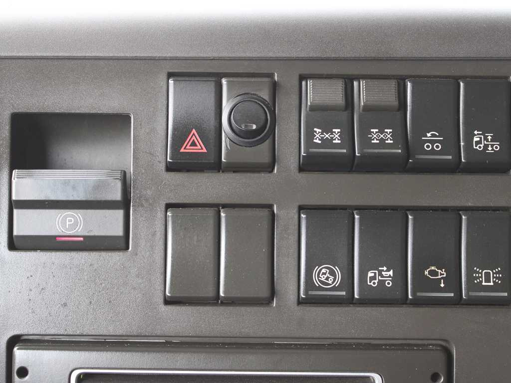 Тягач, Полуприцеп лесовоз Volvo FM 540, EURO 6, 6X6, VEB+, HYDRAULIC ARM PALFINGER Q170Z96: фото 15 Тягач, Полуприцеп лесовоз Volvo FM 540, EURO 6, 6X6, VEB+, HYDRAULIC ARM PALFINGER Q170Z96: фото 15