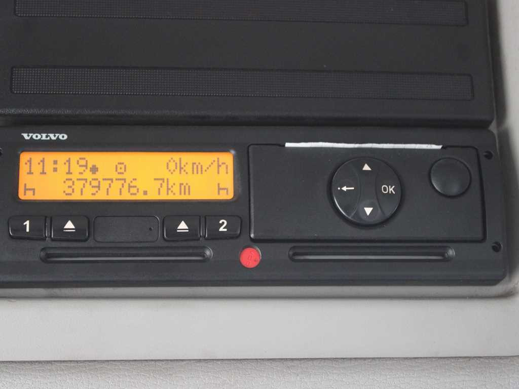 Тентованный грузовик Volvo FL 240, EURO 5, HYDRAULIC FRONT, TIRES 80%: фото 13 Тентованный грузовик Volvo FL 240, EURO 5, HYDRAULIC FRONT, TIRES 80%: фото 13