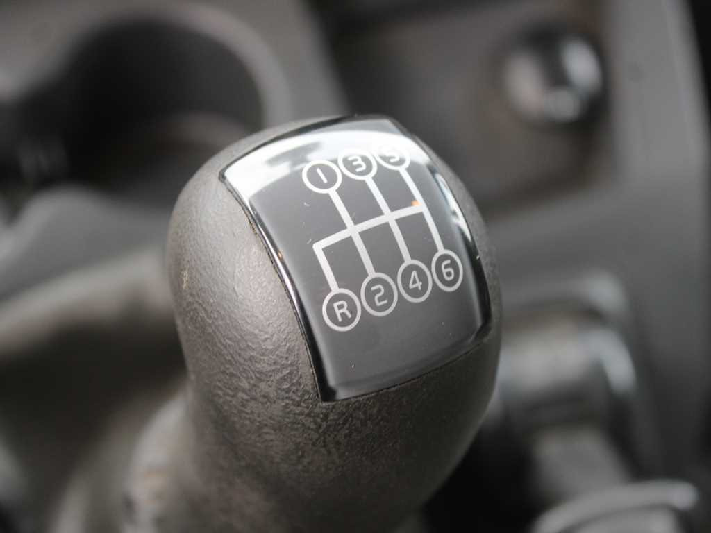 Тентованный грузовик Volvo FL 240, EURO 5, HYDRAULIC FRONT, TIRES 80%: фото 12 Тентованный грузовик Volvo FL 240, EURO 5, HYDRAULIC FRONT, TIRES 80%: фото 12