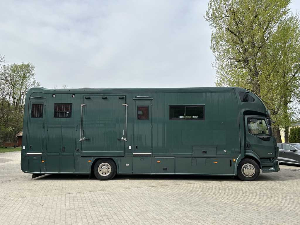 Volvo STX FL, FOR 6 PEOPLE, FOR TRANSPORTING FIVE HORSES, CAMERA, 2X HYDRAULIC FRONT - Коневоз: фото 2 Volvo STX FL, FOR 6 PEOPLE, FOR TRANSPORTING FIVE HORSES, CAMERA, 2X HYDRAULIC FRONT - Коневоз: фото 2