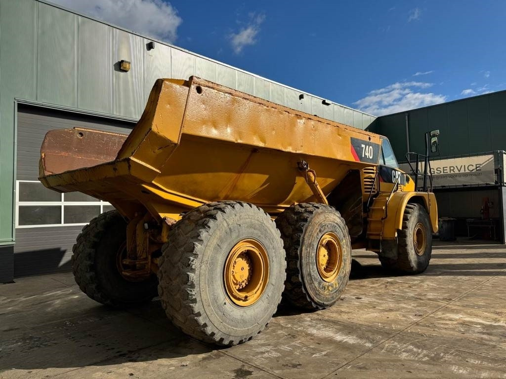 CAT 740 - Сочленённый самосвал: фото 3 CAT 740 - Сочленённый самосвал: фото 3