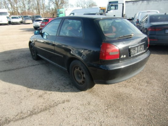 Audi A3 Limousine 1,9 TDI Ersatzteilträger - Седан: фото 3 Audi A3 Limousine 1,9 TDI Ersatzteilträger - Седан: фото 3