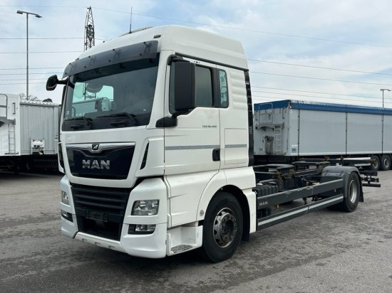 MAN TGX 18.460 XLX, 4x2, Euro 6, Standklima - Грузовик-контейнеровоз/ Сменный кузов: фото 1 MAN TGX 18.460 XLX, 4x2, Euro 6, Standklima - Грузовик-контейнеровоз/ Сменный кузов: фото 1