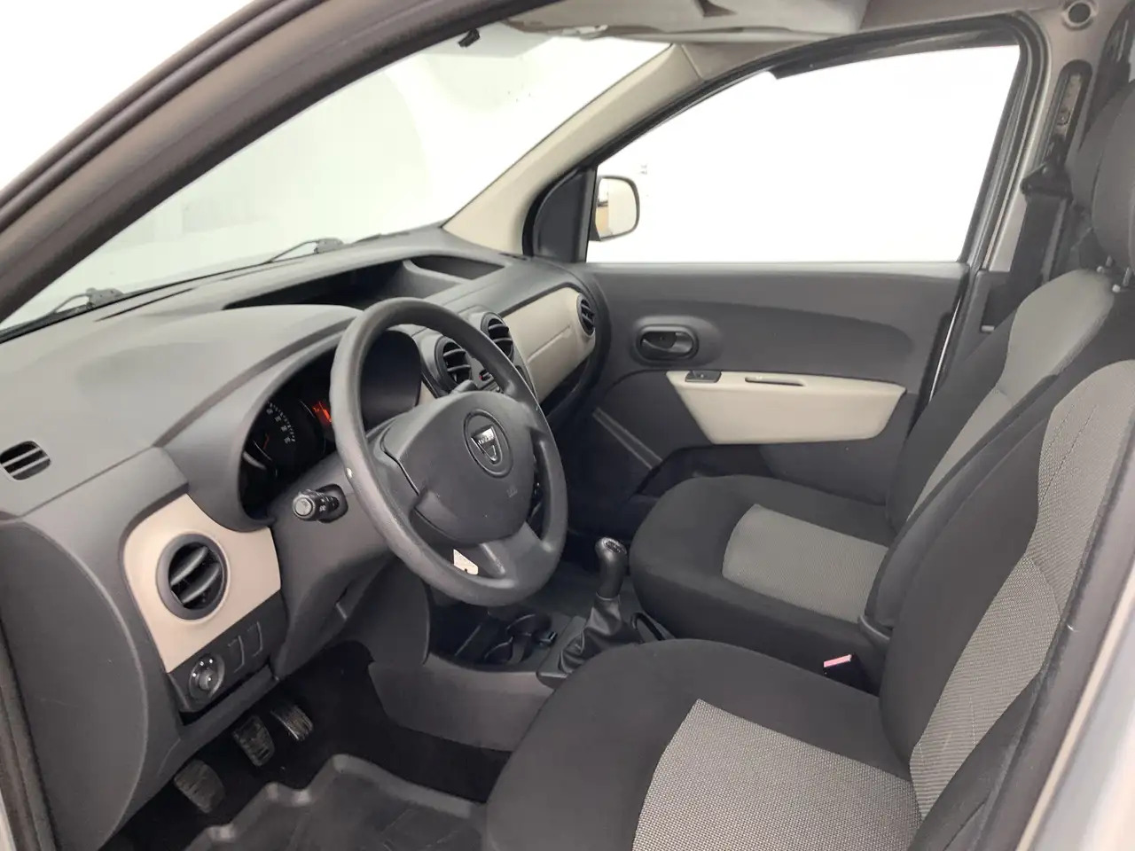 Dacia Dokker 1.5 dCi 75 Ambiance Airco Alu Velg Trekhaak 1200 k - Легковой фургон: фото 5 Dacia Dokker 1.5 dCi 75 Ambiance Airco Alu Velg Trekhaak 1200 k - Легковой фургон: фото 5