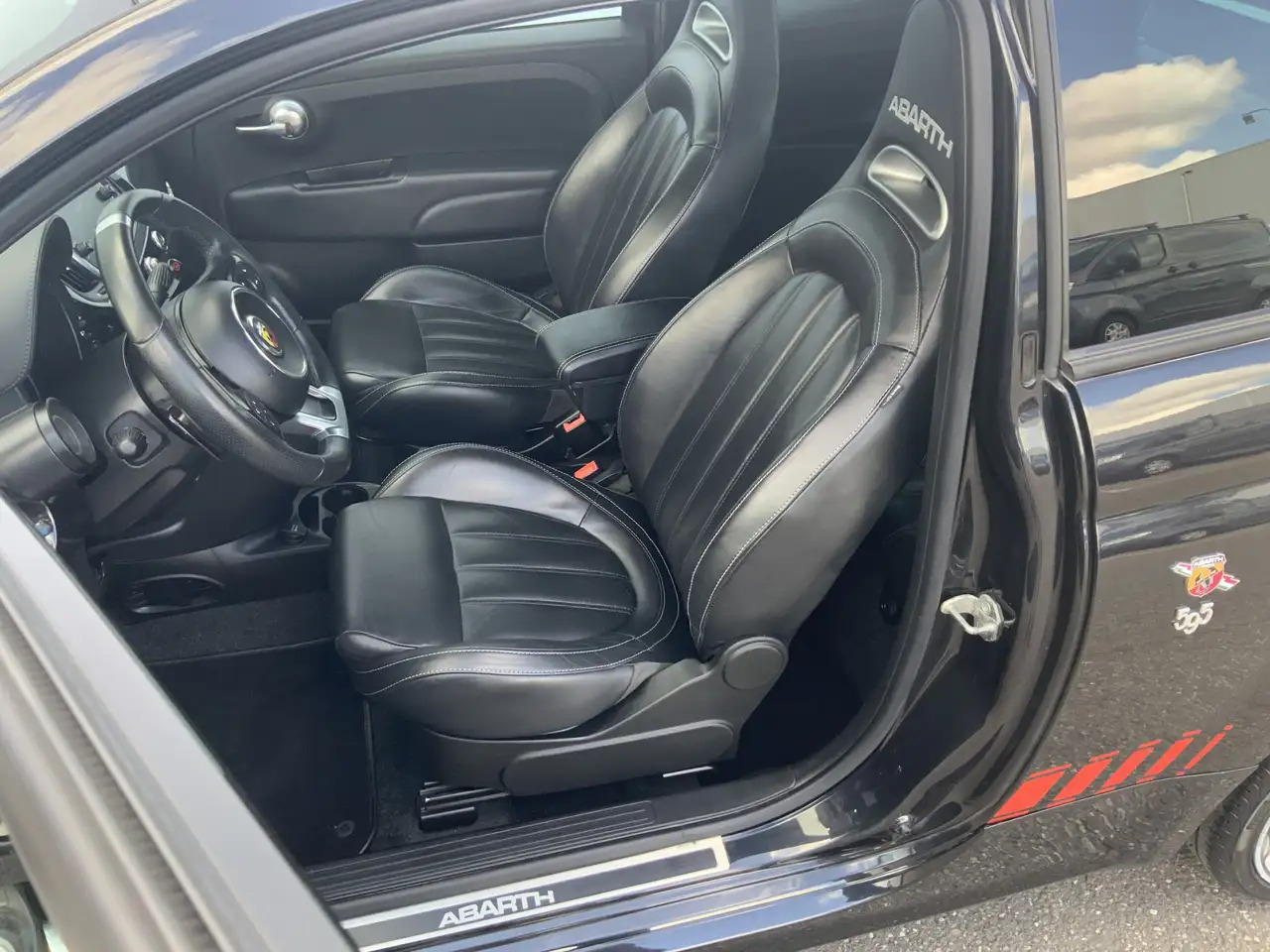 Fiat 500C Abarth 1.4 T-Jet 595 Automaat Euro 6 - Кабриолет: фото 5 Fiat 500C Abarth 1.4 T-Jet 595 Automaat Euro 6 - Кабриолет: фото 5