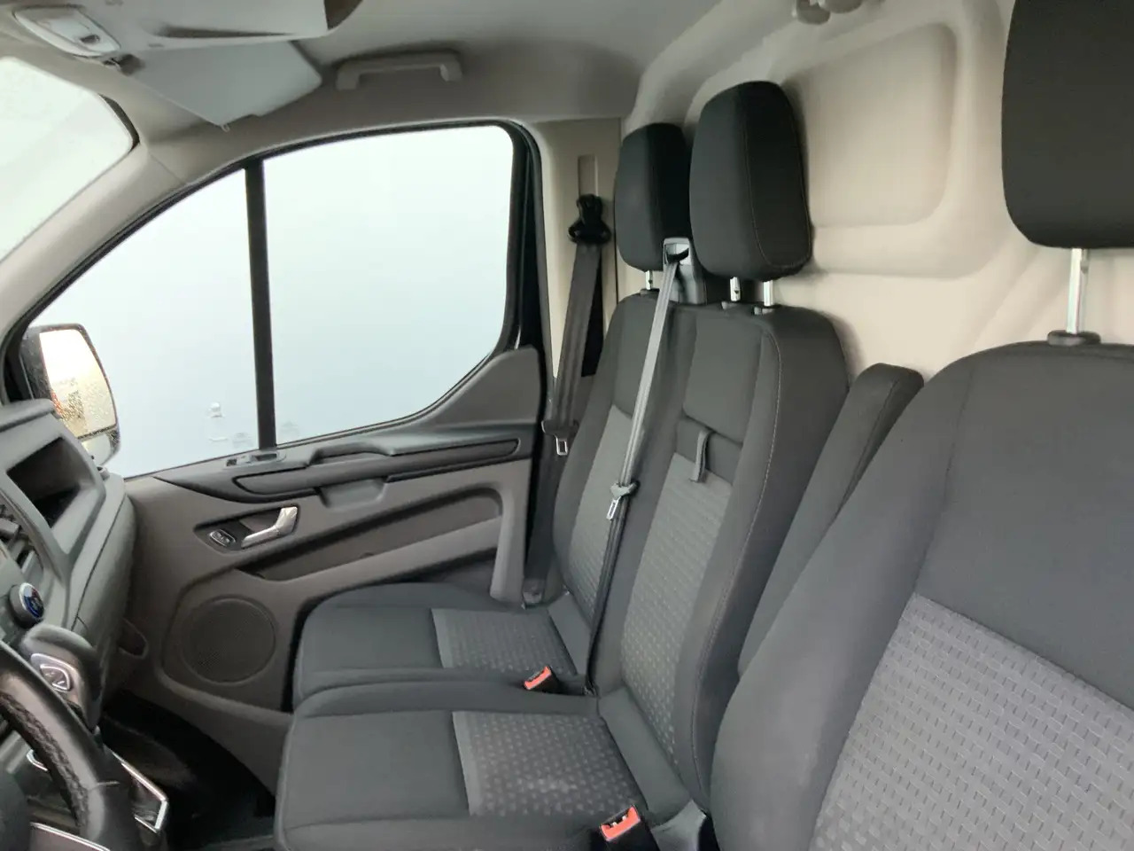 Ford Transit Custom 280 2.0 TDCI L1H1 Automaat Dub Schuifdeur Side Bar - Цельнометаллический фургон: фото 4 Ford Transit Custom 280 2.0 TDCI L1H1 Automaat Dub Schuifdeur Side Bar - Цельнометаллический фургон: фото 4