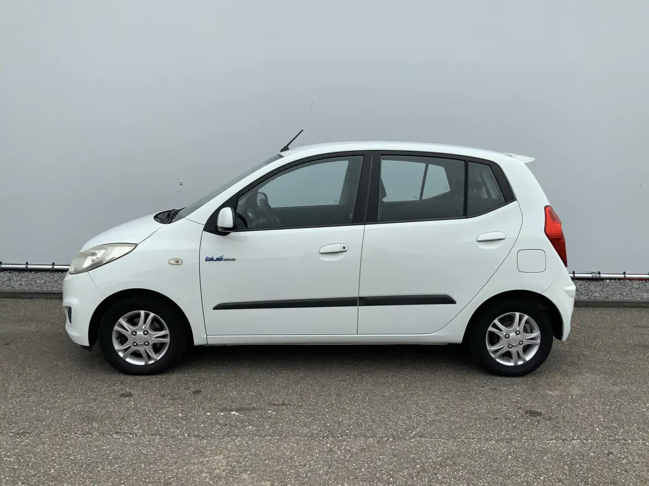 Hyundai i10 1.0 Pro 54083 KM! Airco, Lichtmetalen Wielen! - Хэтчбек: фото 2 Hyundai i10 1.0 Pro 54083 KM! Airco, Lichtmetalen Wielen! - Хэтчбек: фото 2