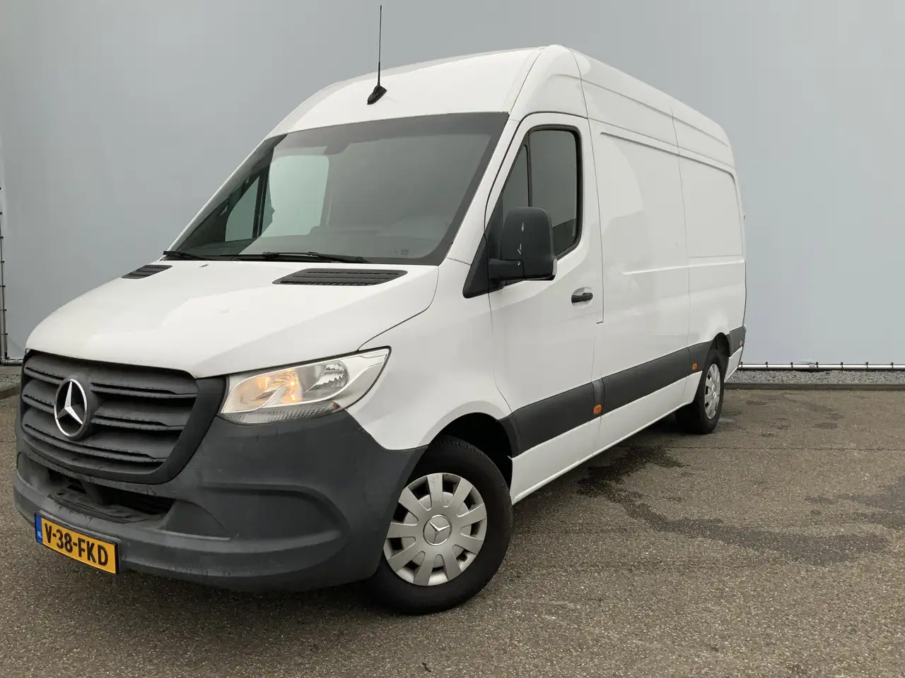 Mercedes-Benz Sprinter 314 2.2 CDI L2H1 EURO VI-D Airco Camera 3 Zits Ext - Цельнометаллический фургон: фото 1 Mercedes-Benz Sprinter 314 2.2 CDI L2H1 EURO VI-D Airco Camera 3 Zits Ext - Цельнометаллический фургон: фото 1