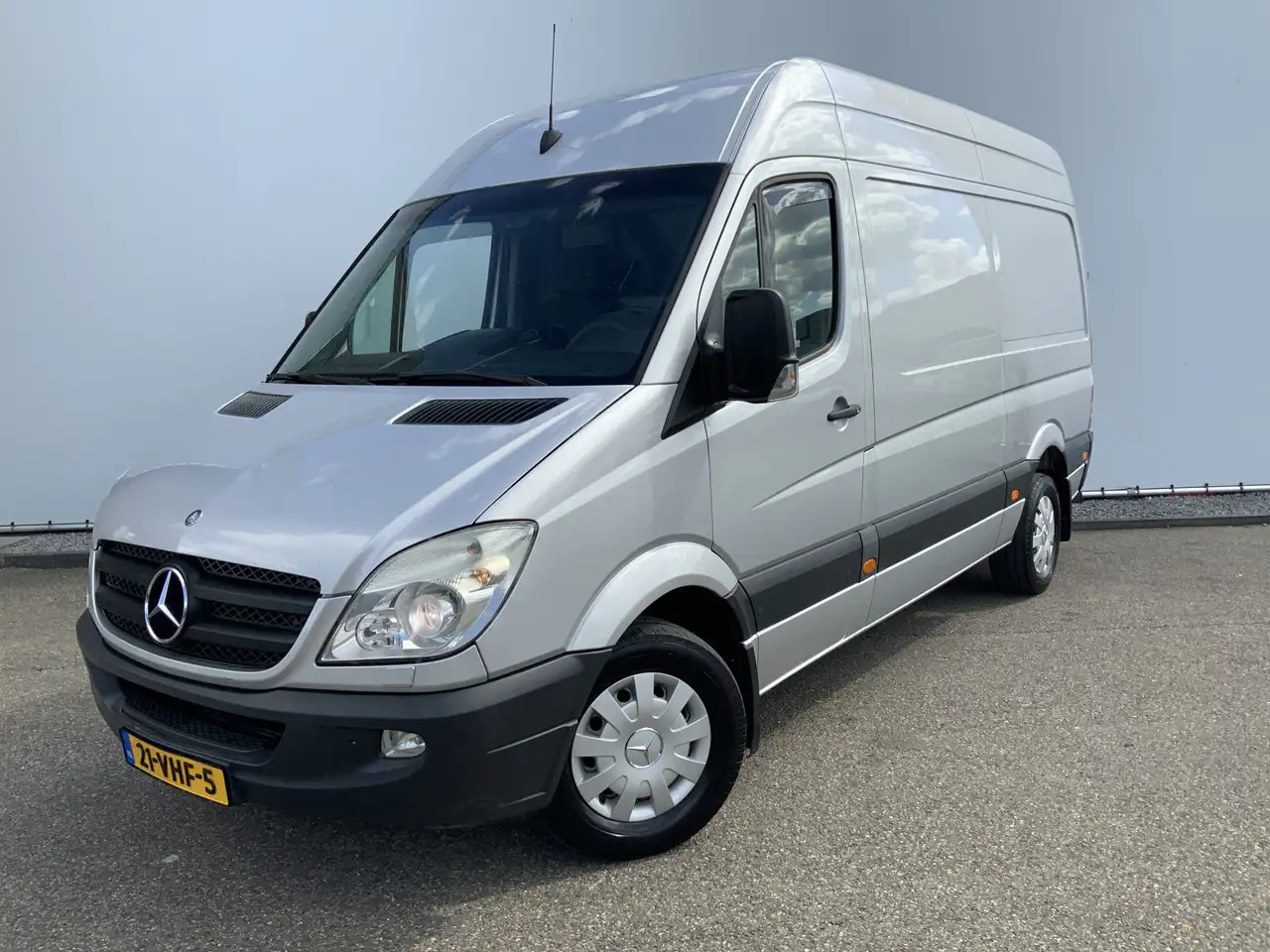 Mercedes-Benz Sprinter 318 3.0 CDI 366 L2 H2 Automaat Airco Cruise Camera - Цельнометаллический фургон: фото 1 Mercedes-Benz Sprinter 318 3.0 CDI 366 L2 H2 Automaat Airco Cruise Camera - Цельнометаллический фургон: фото 1