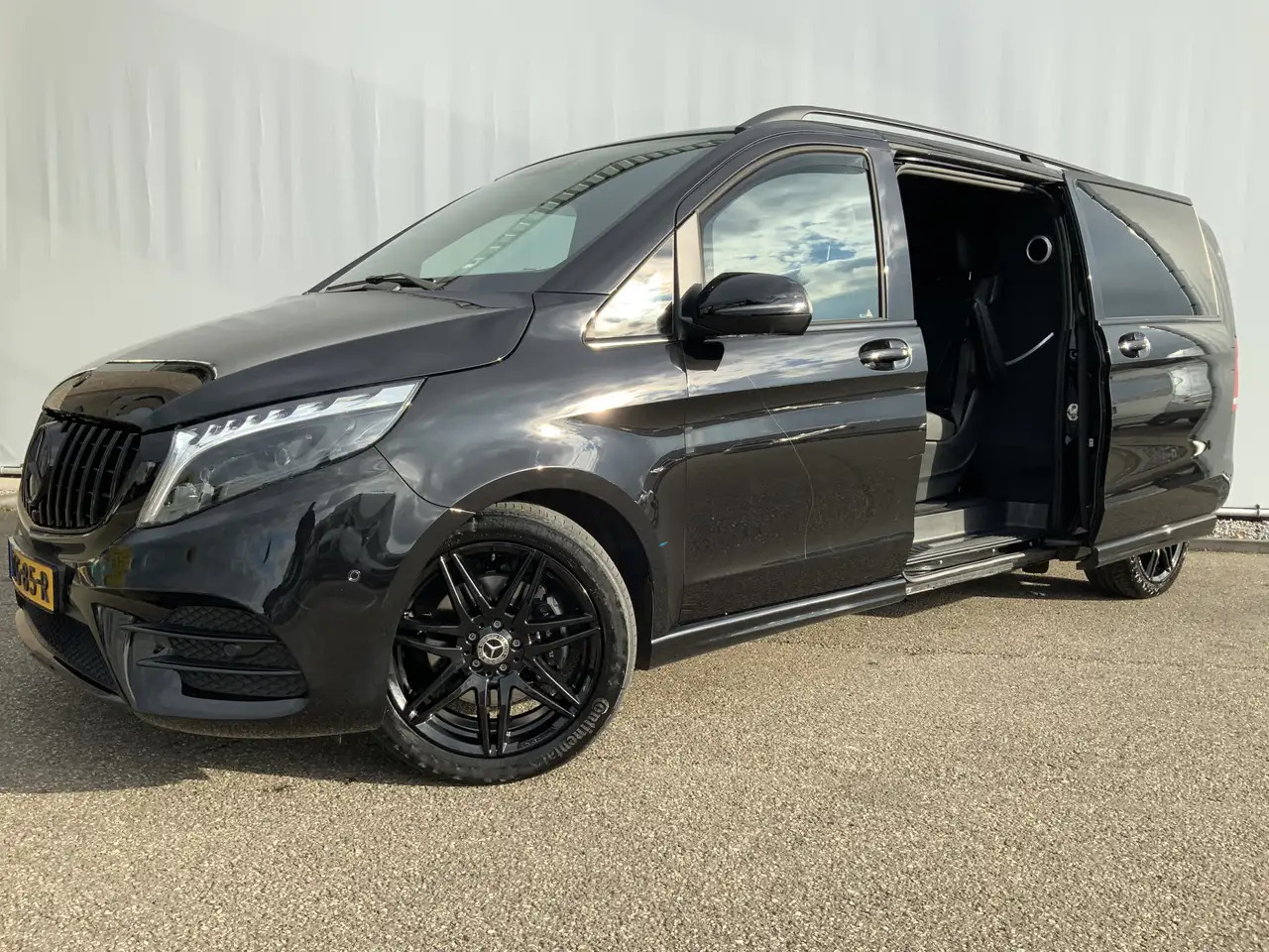 Mercedes-Benz V 300 300d Extra Lang Dub Cab Autom. Avantgarde Edition - Грузопассажирский фургон: фото 2 Mercedes-Benz V 300 300d Extra Lang Dub Cab Autom. Avantgarde Edition - Грузопассажирский фургон: фото 2