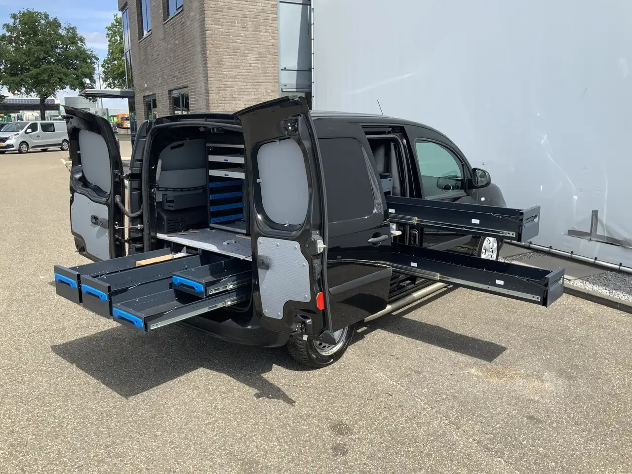 Renault Kangoo 1.5 dCi 90 Energy Comfort Plus .Sortimo Kasten Com - Легковой фургон, Коммунальная/ Специальная техника: фото 4 Renault Kangoo 1.5 dCi 90 Energy Comfort Plus .Sortimo Kasten Com - Легковой фургон, Коммунальная/ Специальная техника: фото 4