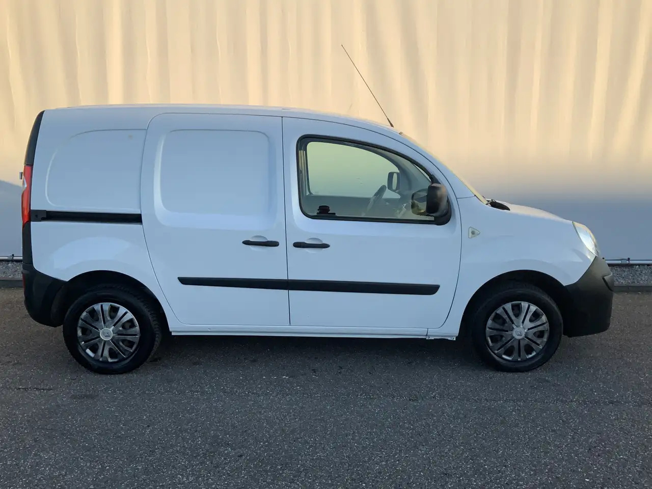 Легковой фургон Renault Kangoo Express 1.5 dCi 70 Express Comfort Airco Trekhaak: фото 11 Легковой фургон Renault Kangoo Express 1.5 dCi 70 Express Comfort Airco Trekhaak: фото 11