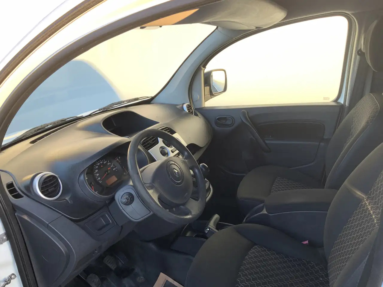 Renault Kangoo Express 1.5 dCi 70 Express Comfort Airco Trekhaak - Легковой фургон: фото 4 Renault Kangoo Express 1.5 dCi 70 Express Comfort Airco Trekhaak - Легковой фургон: фото 4