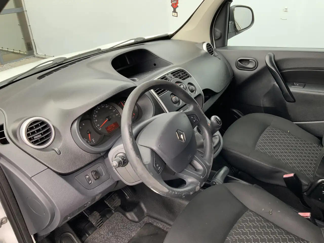 Renault Kangoo Express 1.5 dCi 90 Express Maxi Comfort Airco Crui - Цельнометаллический фургон: фото 5 Renault Kangoo Express 1.5 dCi 90 Express Maxi Comfort Airco Crui - Цельнометаллический фургон: фото 5