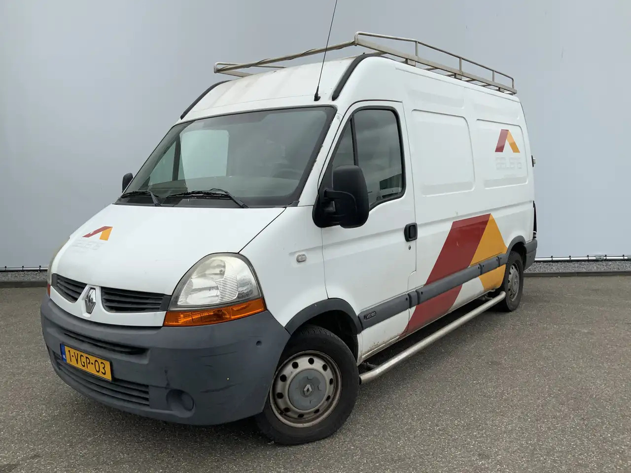 Renault Master T33 2.5 dCi L2H2 Airco 3 Zits Achter Schade Trap I - Цельнометаллический фургон: фото 1 Renault Master T33 2.5 dCi L2H2 Airco 3 Zits Achter Schade Trap I - Цельнометаллический фургон: фото 1