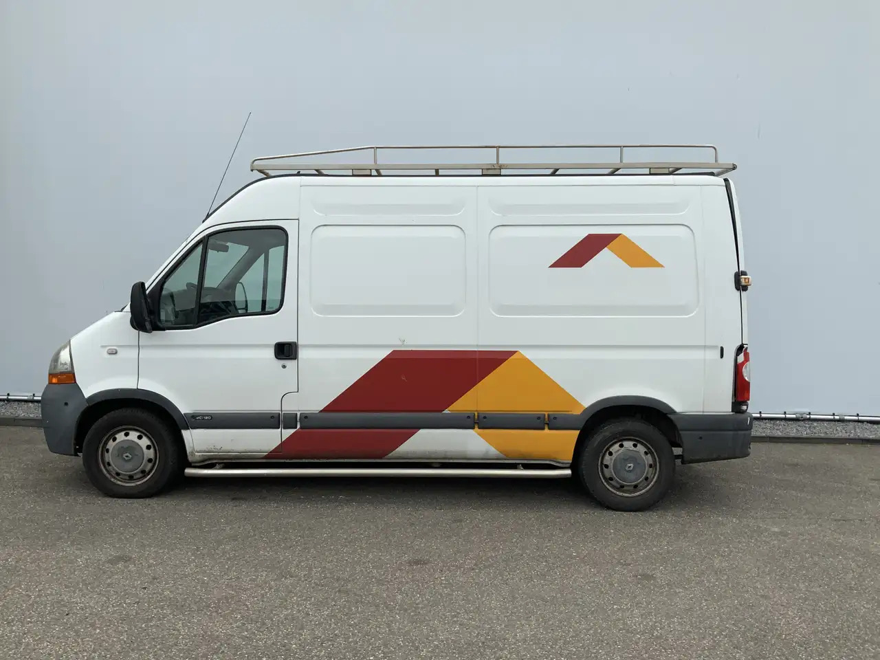 Renault Master T33 2.5 dCi L2H2 Airco 3 Zits Achter Schade Trap I - Цельнометаллический фургон: фото 4 Renault Master T33 2.5 dCi L2H2 Airco 3 Zits Achter Schade Trap I - Цельнометаллический фургон: фото 4
