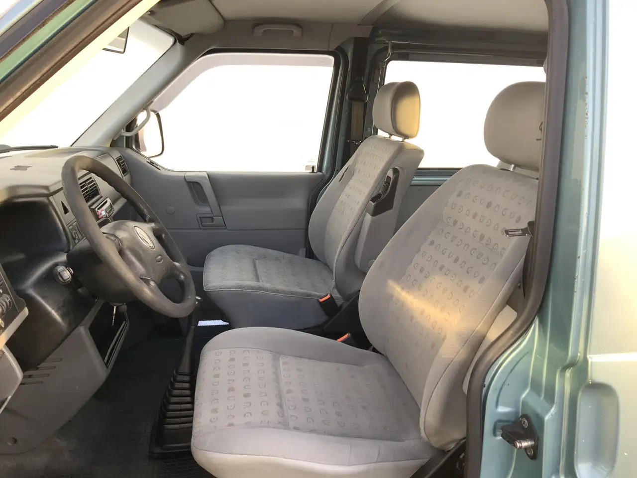 Volkswagen MARGE ! 2.5 TDI 292 Dub Cab 5 Zits Airco Cruise Tr - Грузопассажирский фургон: фото 4 Volkswagen MARGE ! 2.5 TDI 292 Dub Cab 5 Zits Airco Cruise Tr - Грузопассажирский фургон: фото 4