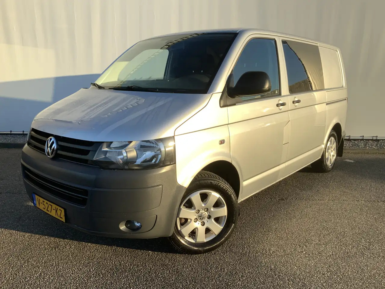 Volkswagen T5 Transporter 2.0 L1H2 Benzine Airco Navi Dub Schuifdeuren Leer - Цельнометаллический фургон: фото 1 Volkswagen T5 Transporter 2.0 L1H2 Benzine Airco Navi Dub Schuifdeuren Leer - Цельнометаллический фургон: фото 1
