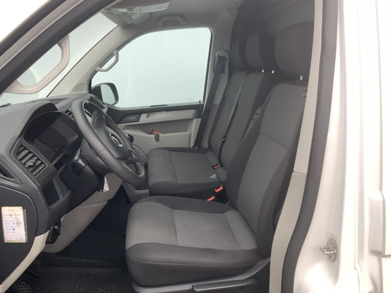 Volkswagen T6 Transporter 2.0 TDI L2H1 Airco Navi 3 Zits Alu Velg Euro 6 - Цельнометаллический фургон: фото 4 Volkswagen T6 Transporter 2.0 TDI L2H1 Airco Navi 3 Zits Alu Velg Euro 6 - Цельнометаллический фургон: фото 4