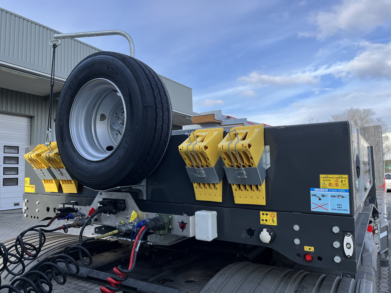 Faymonville 5-Achs-Tele-Semi mit Halbachsen "Twinaxle" und hydr. Rampen Auflieger - Низкорамный полуприцеп: фото 3 Faymonville 5-Achs-Tele-Semi mit Halbachsen "Twinaxle" und hydr. Rampen Auflieger - Низкорамный полуприцеп: фото 3